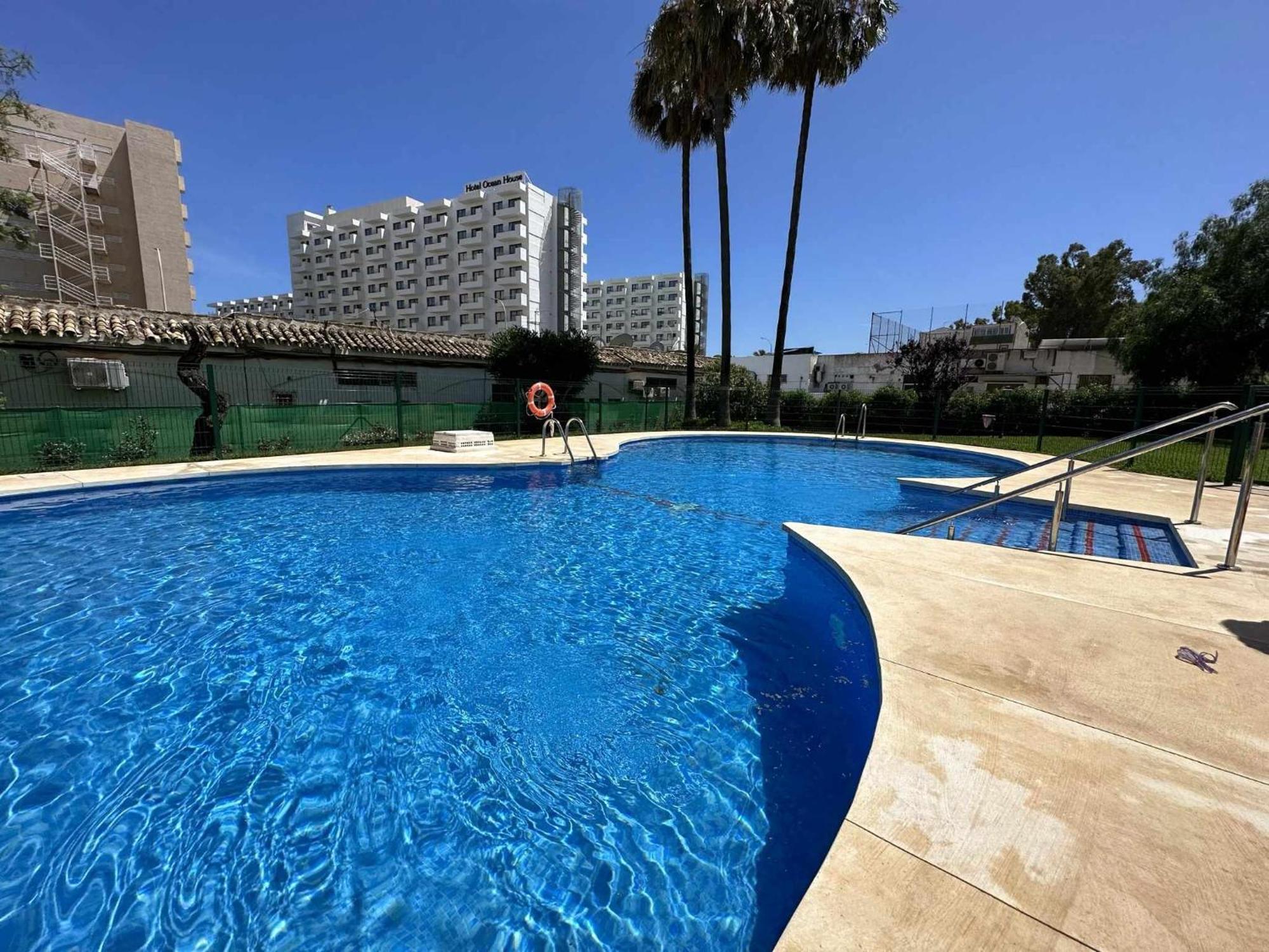 Apartamento La Carihuela A 2 Minutos De La Playa Torremolinos Extérieur photo